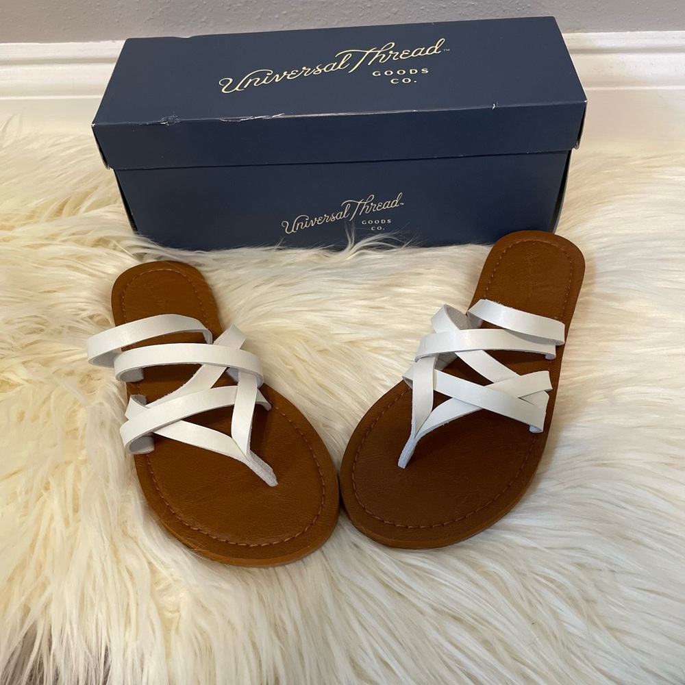 NWT Maritza White Sandals 🤍
